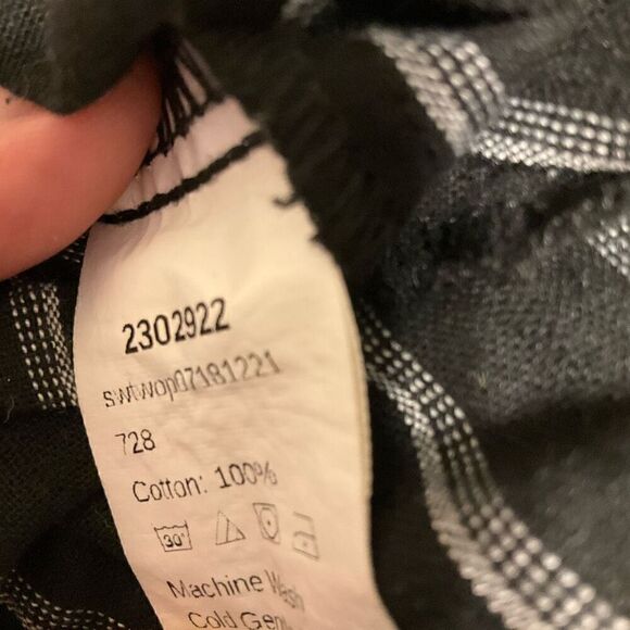 Two Piece Summer Outfit! Smocked Tank and Shorts. Black. Small - Picture 15 of 15